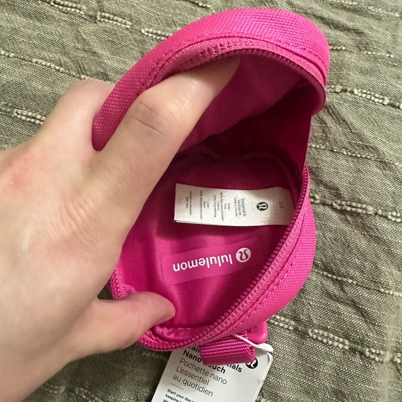 NWT Lululemon Pink 'Be Happy' Pouch - Picture 3 of 3